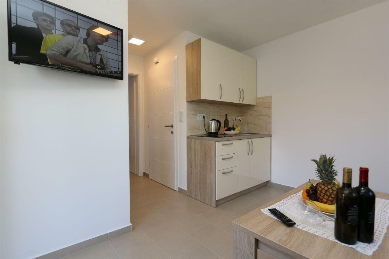 Apartments Maric-Hlapa โซลิเน ภายนอก รูปภาพ