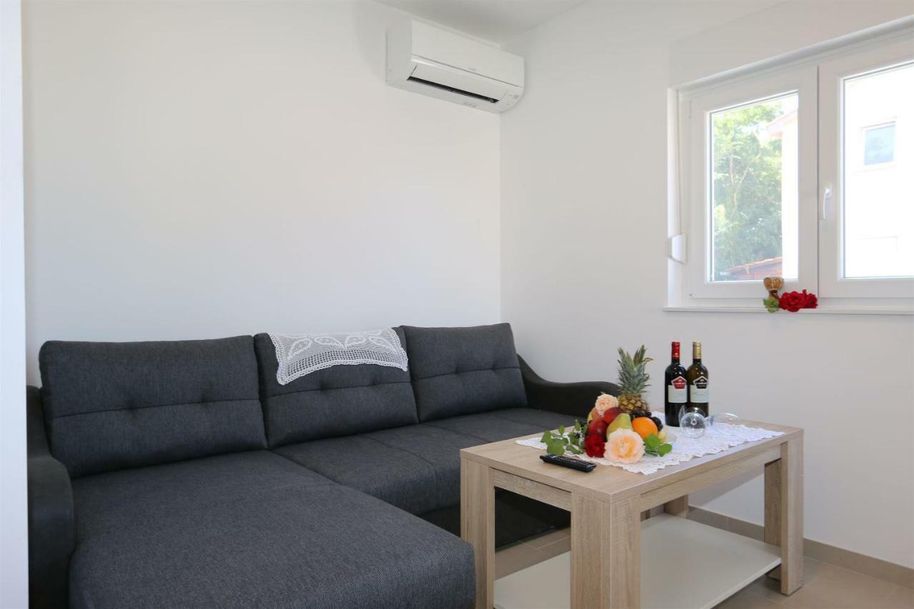 Apartments Maric-Hlapa โซลิเน ภายนอก รูปภาพ