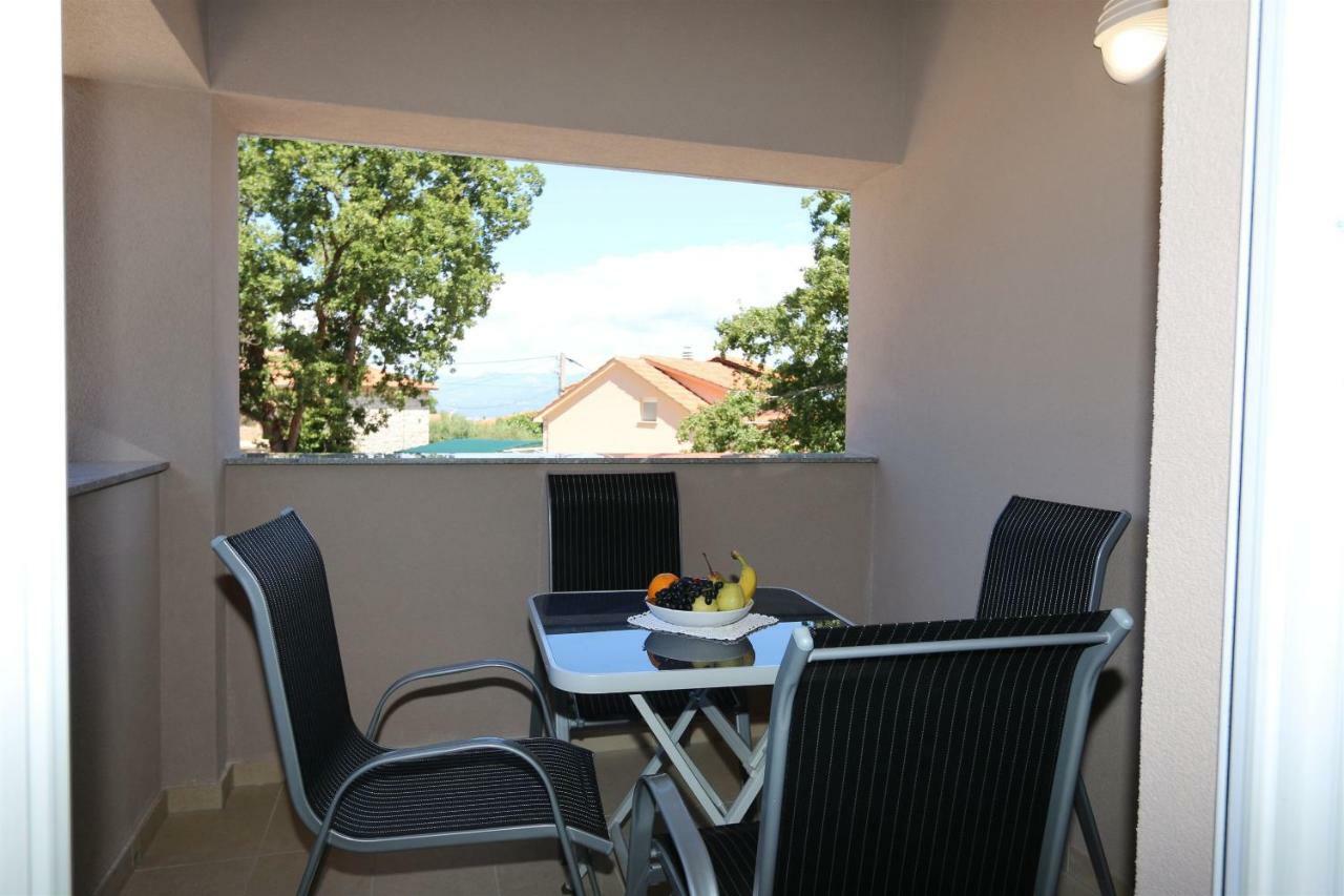 Apartments Maric-Hlapa โซลิเน ภายนอก รูปภาพ