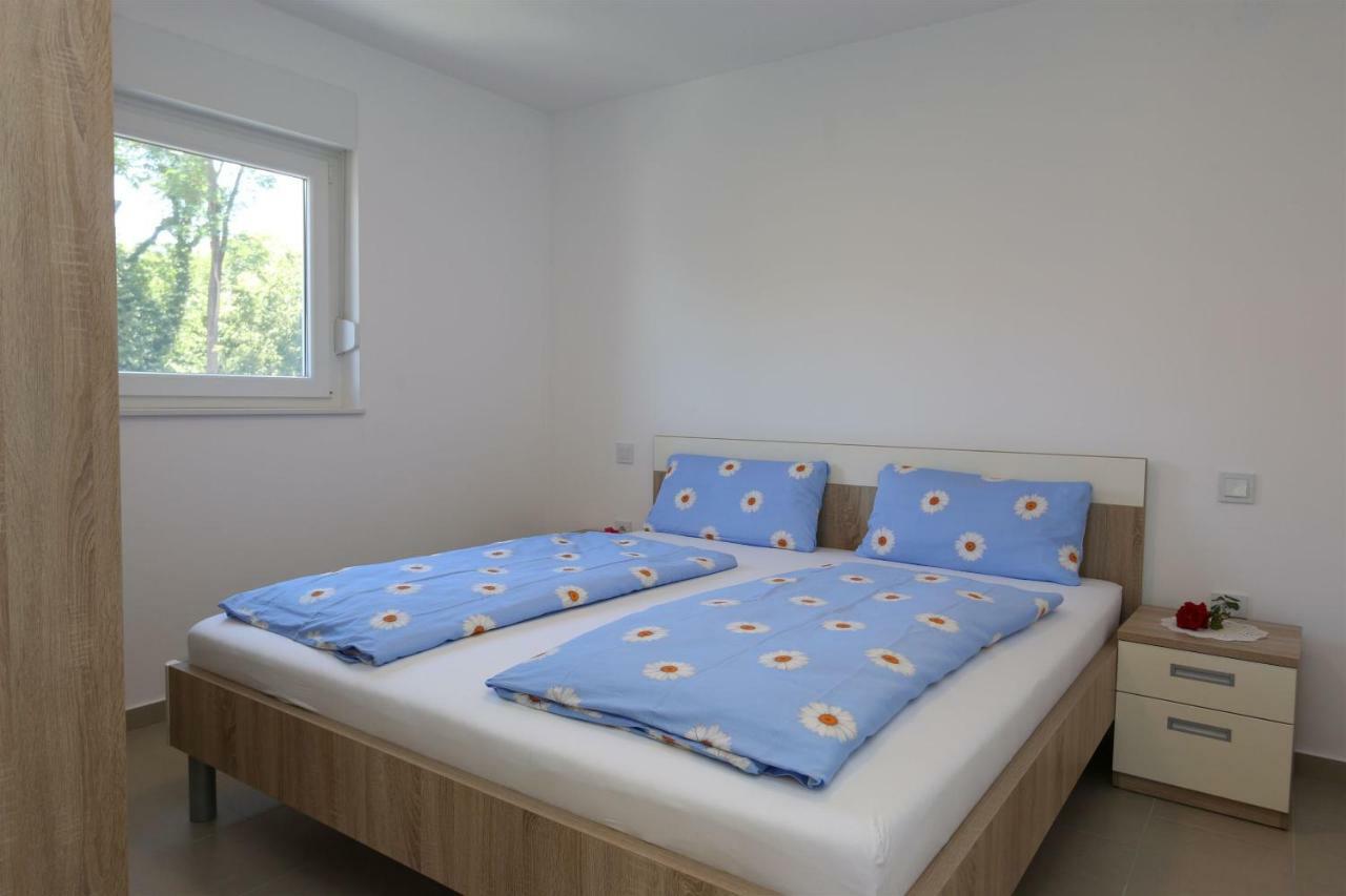 Apartments Maric-Hlapa โซลิเน ภายนอก รูปภาพ