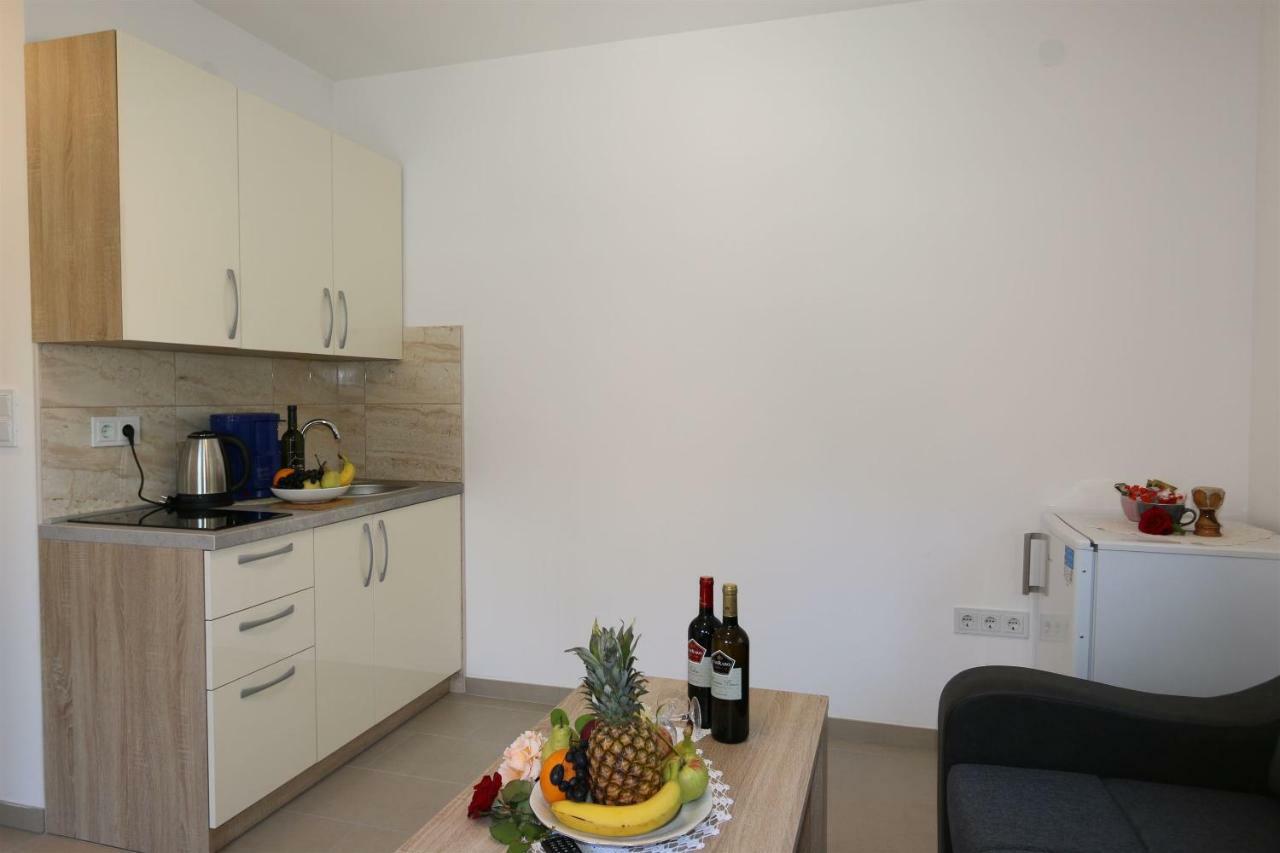 Apartments Maric-Hlapa โซลิเน ภายนอก รูปภาพ